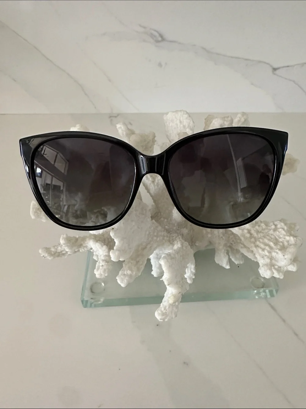 Fossil Black Cat-Eye Sunglasses with Dark Gradient Lenses